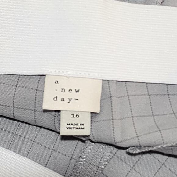 A New Day Skinny Ankle Pants High Rise Gray Stretchy Pull On Size 16 R - Picture 6 of 12